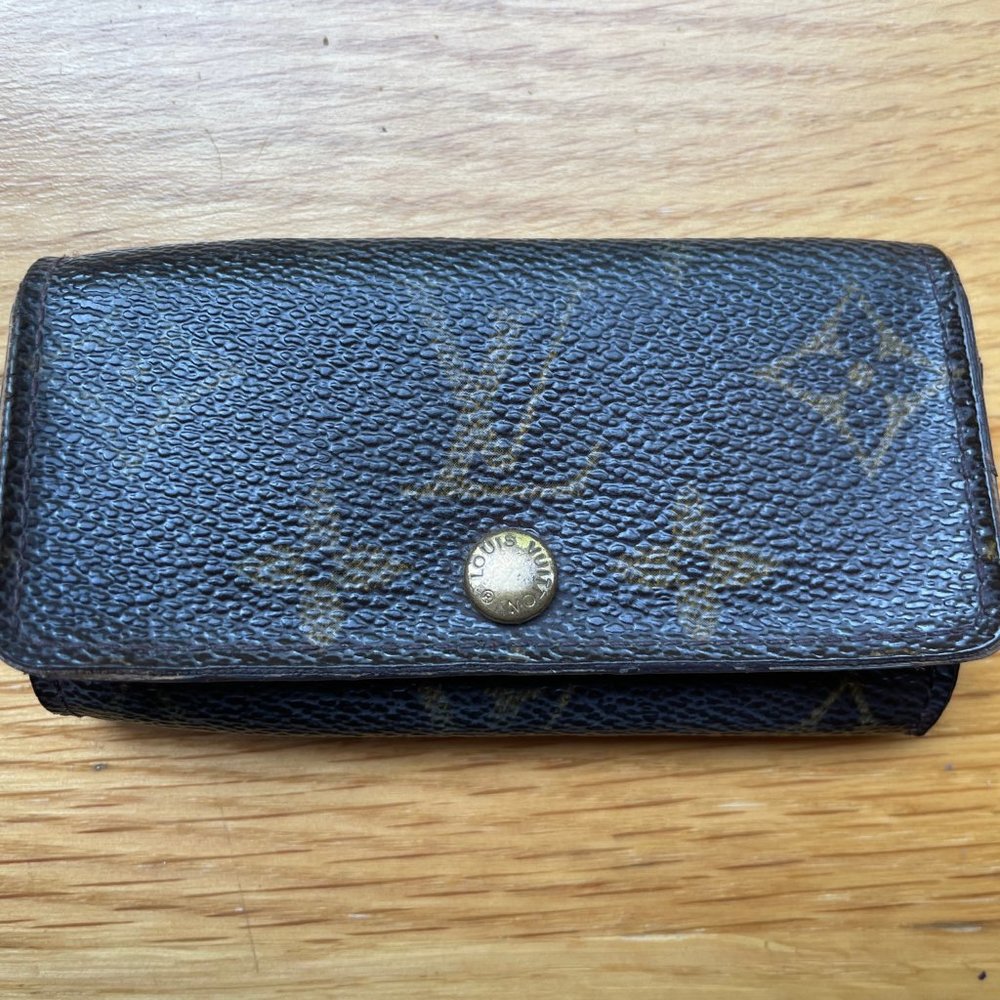 Louis Vuitton Key Keeper - image 1